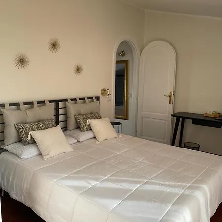 Excellent Paola's Guest house