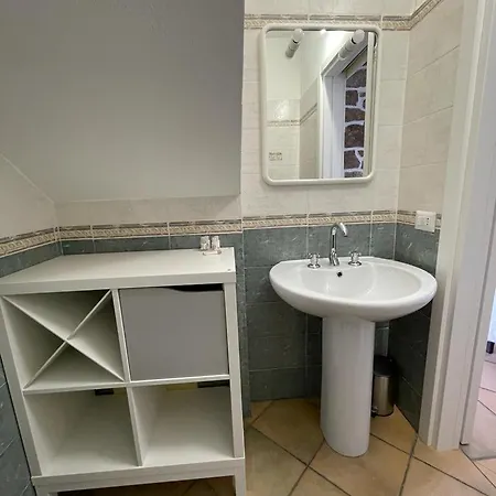 Excellent Paola's Guest house *